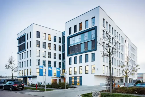 Aussenansicht Liebscher & Bracht Praxis in Schwabach